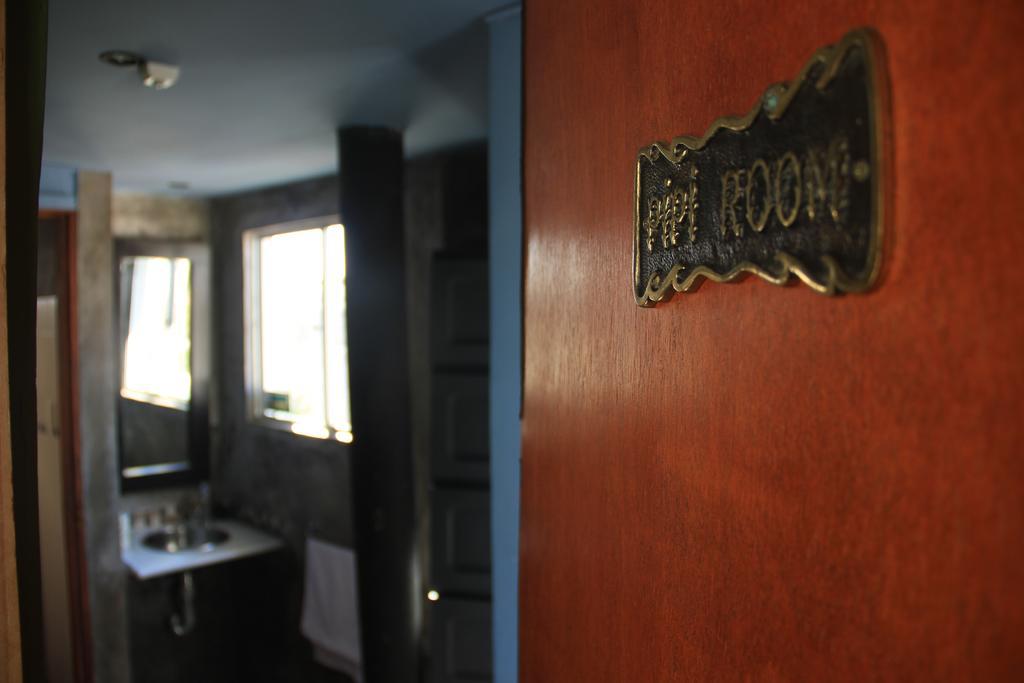 Una Noche Mas B & B Montevideo Exterior photo