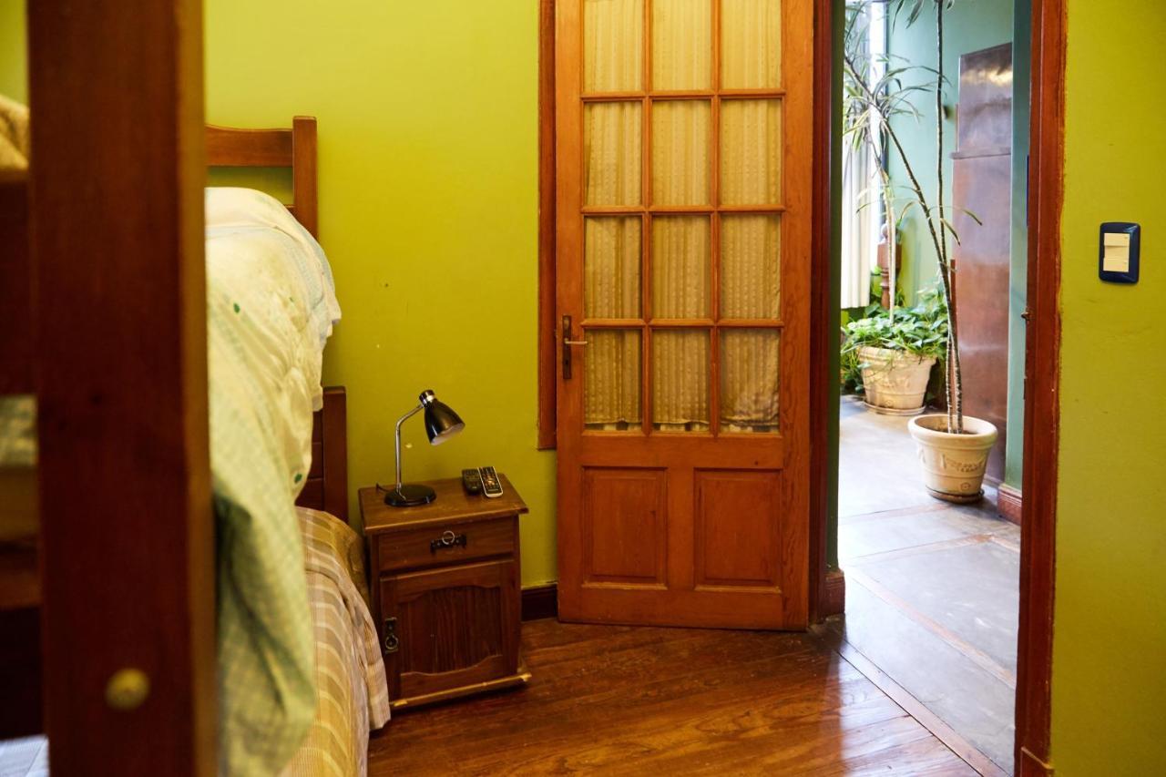 Una Noche Mas B & B Montevideo Exterior photo