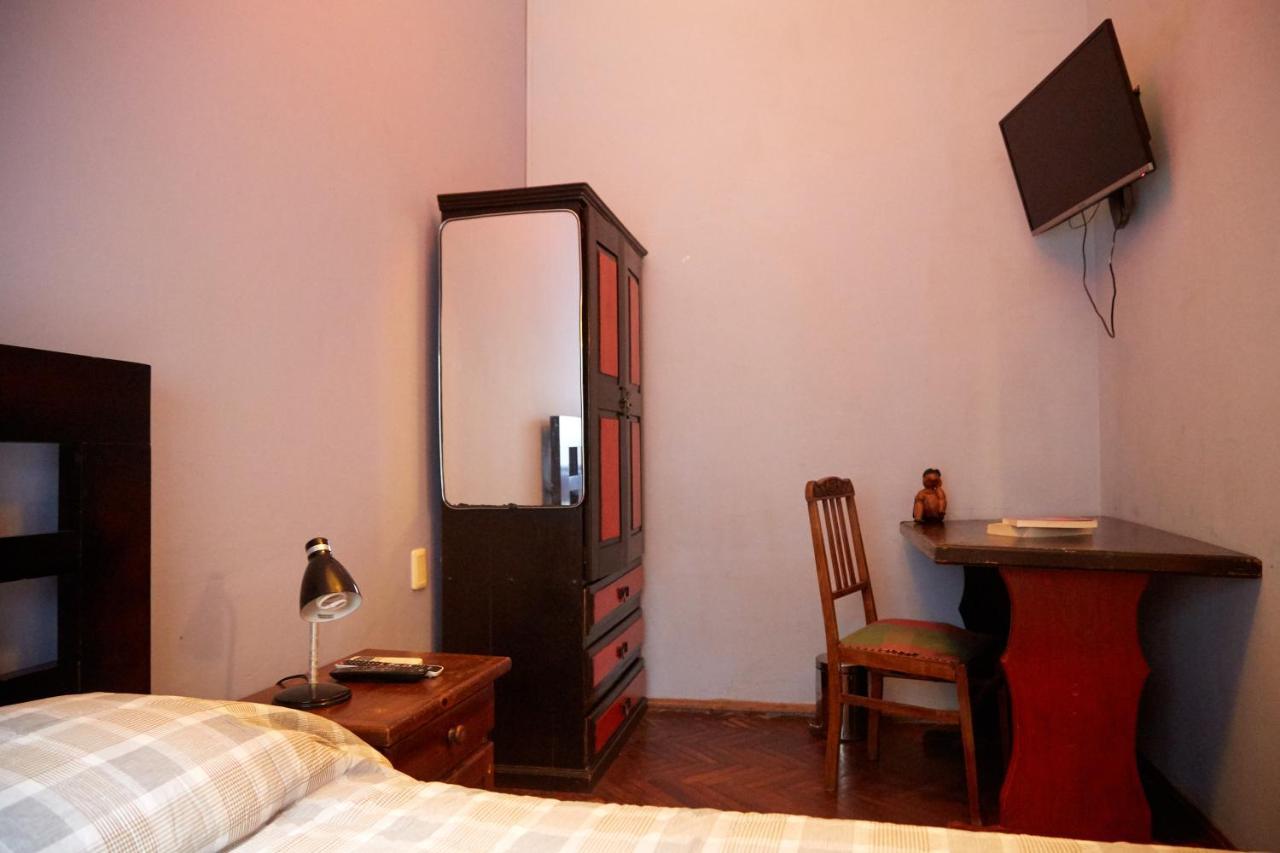 Una Noche Mas B & B Montevideo Exterior photo